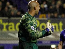 Британский голкиперы прекрасно могут и забивать