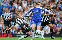 Футбольному клубу Ньюкасл Юнайтед требуется центральный защитник